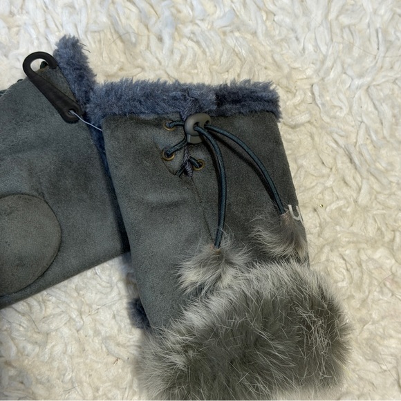 UGG Gray Fur-Trimmed Gloves - Picture 4 of 5